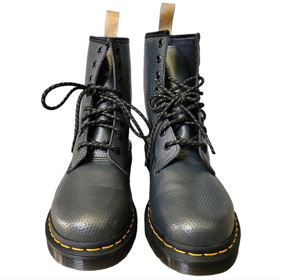 NWOT Dr. Martens 1460 Metallic Emboss 8 Eye Lace-Up Boots Faux Vegan Lea… - Picture 4 of 9